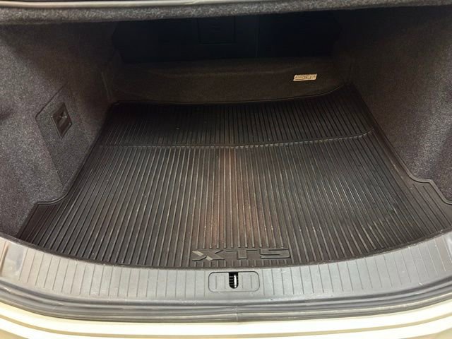 Used 2014 Cadillac XTS Base image 28
