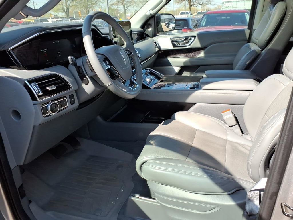 Used 2021 Lincoln Navigator Reserve w/ Luxury Package AWD/4WD image 10