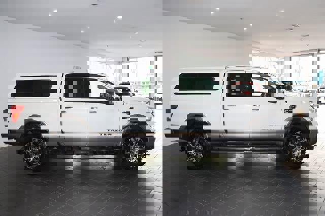 Used 2018 Nissan Titan Platinum Reserve w/ Platinum Utility Package image 6