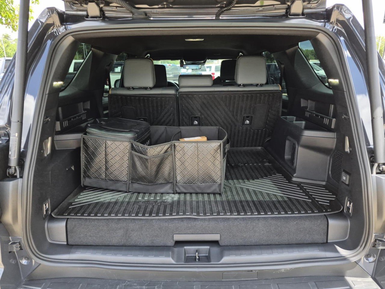 Used 2025 Toyota 4Runner Trailhunter AWD/4WD image 12