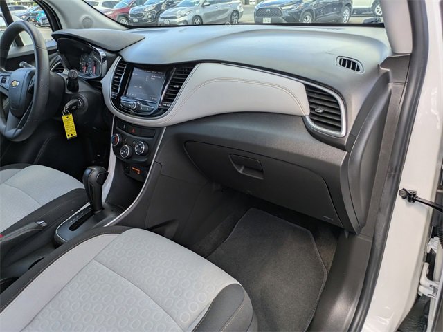 Used 2022 Chevrolet Trax LS w/ Tint and Cruise Package image 23