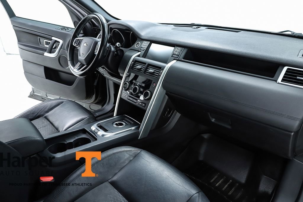 Used 2016 Land Rover Discovery Sport SE image 32