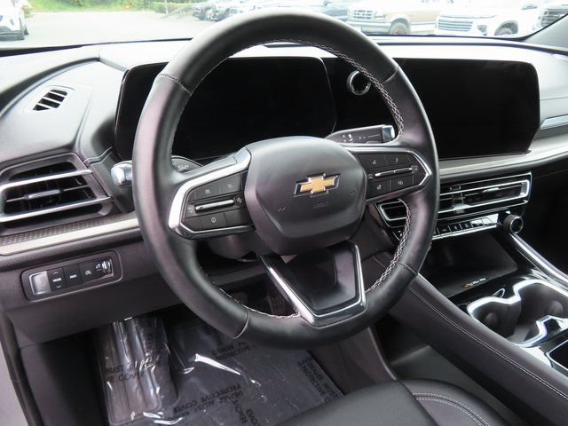 Used 2025 Chevrolet Traverse LT AWD/4WD image 14