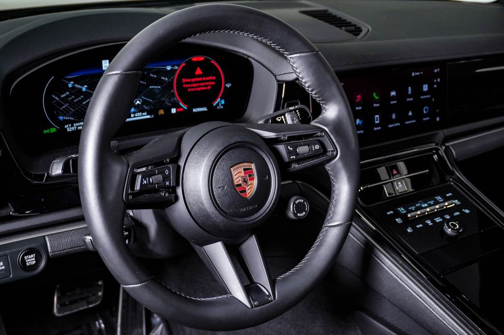 Certified 2025 Porsche Panamera 4 image 18