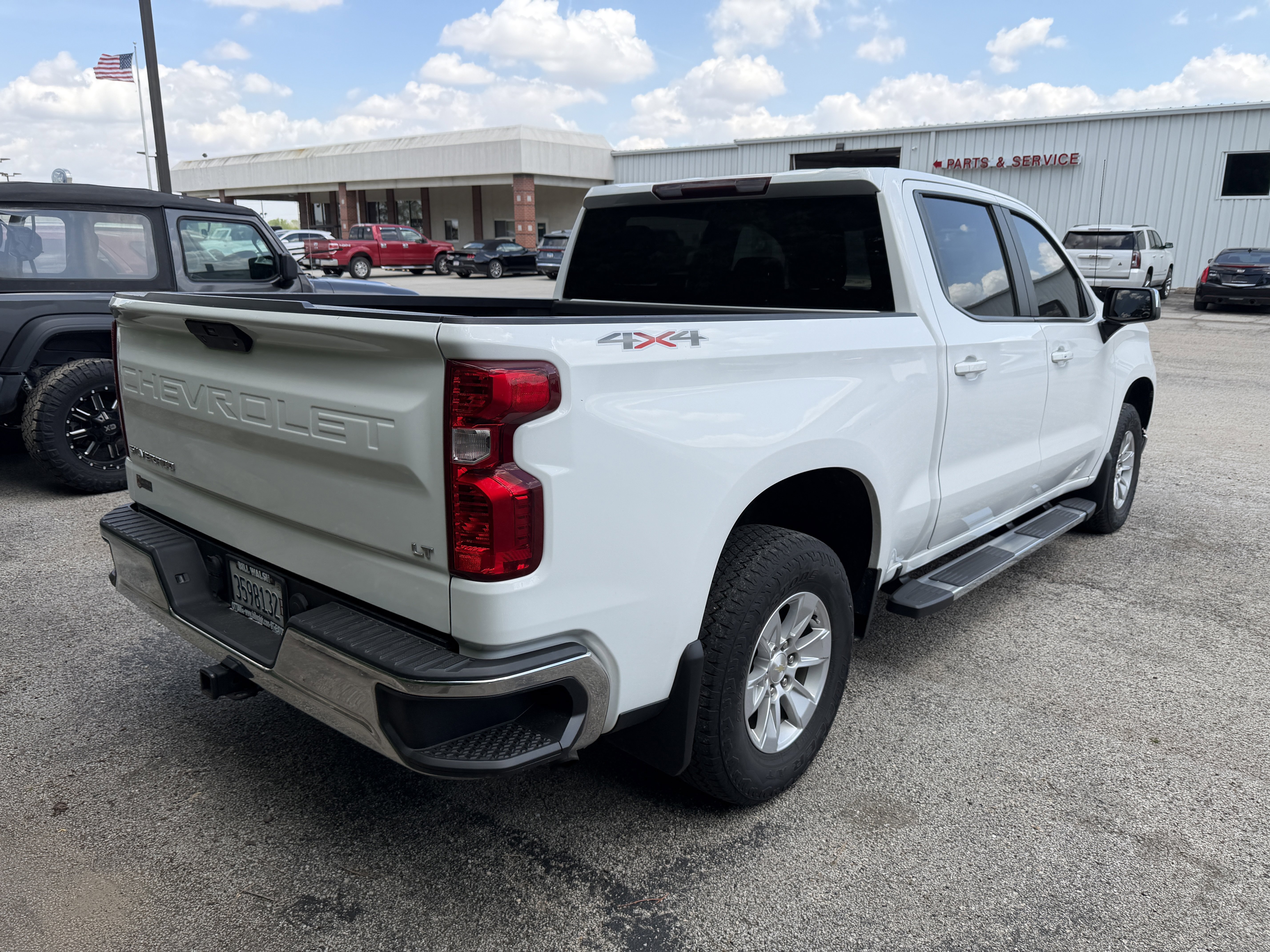 Used 2021 Chevrolet Silverado 1500 LT w/ Bed Protection Package AWD/4WD image 8