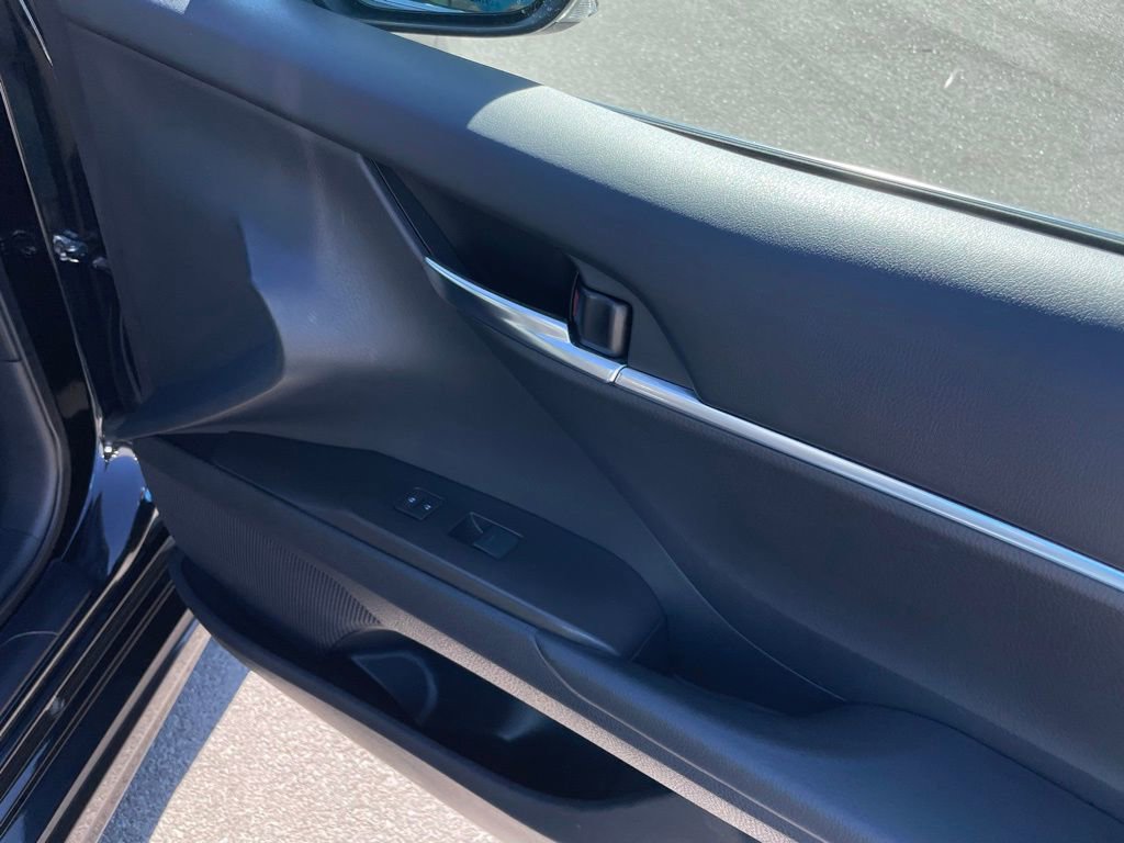 Used 2024 Toyota Camry SE image 30