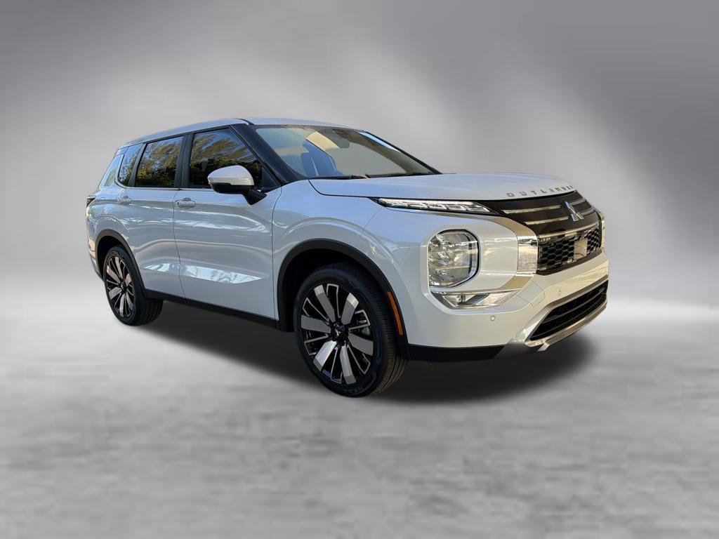New 2026 Mitsubishi Outlander SE FWD image 2