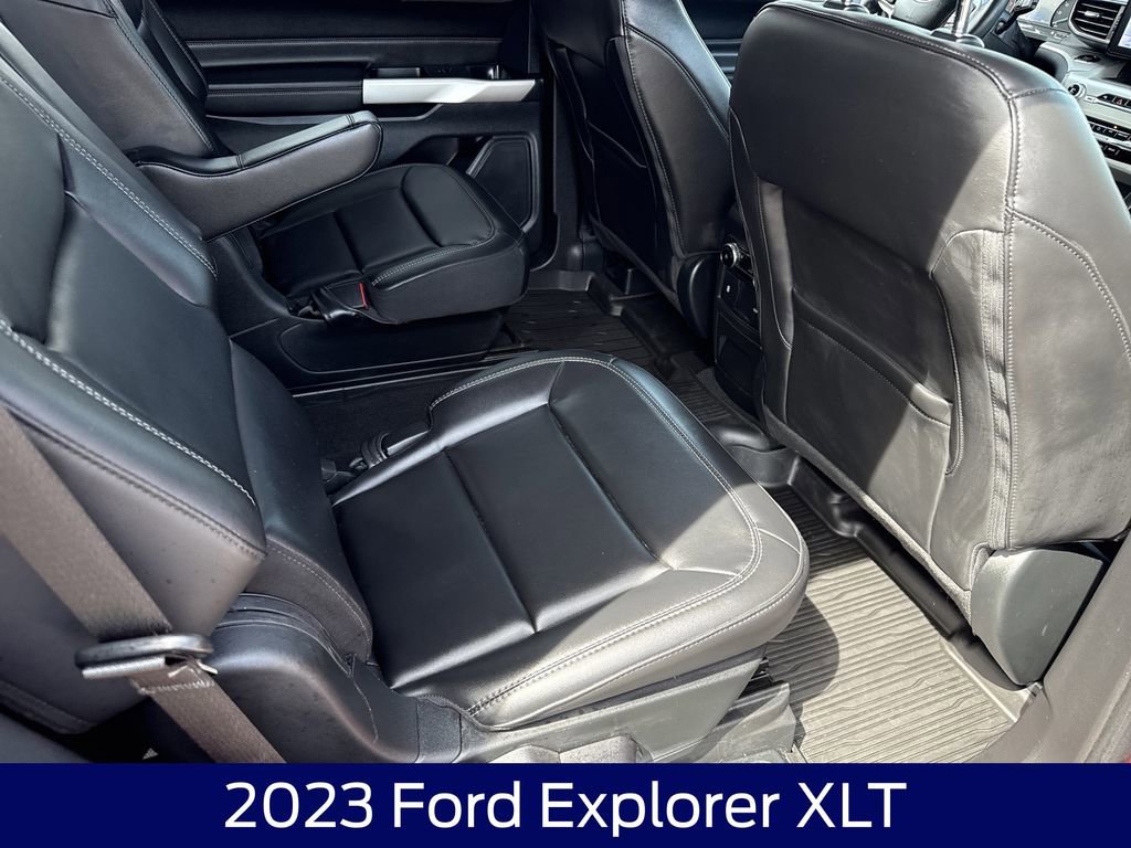 Used 2023 Ford Explorer XLT w/ Equipment Group 202A AWD/4WD image 14