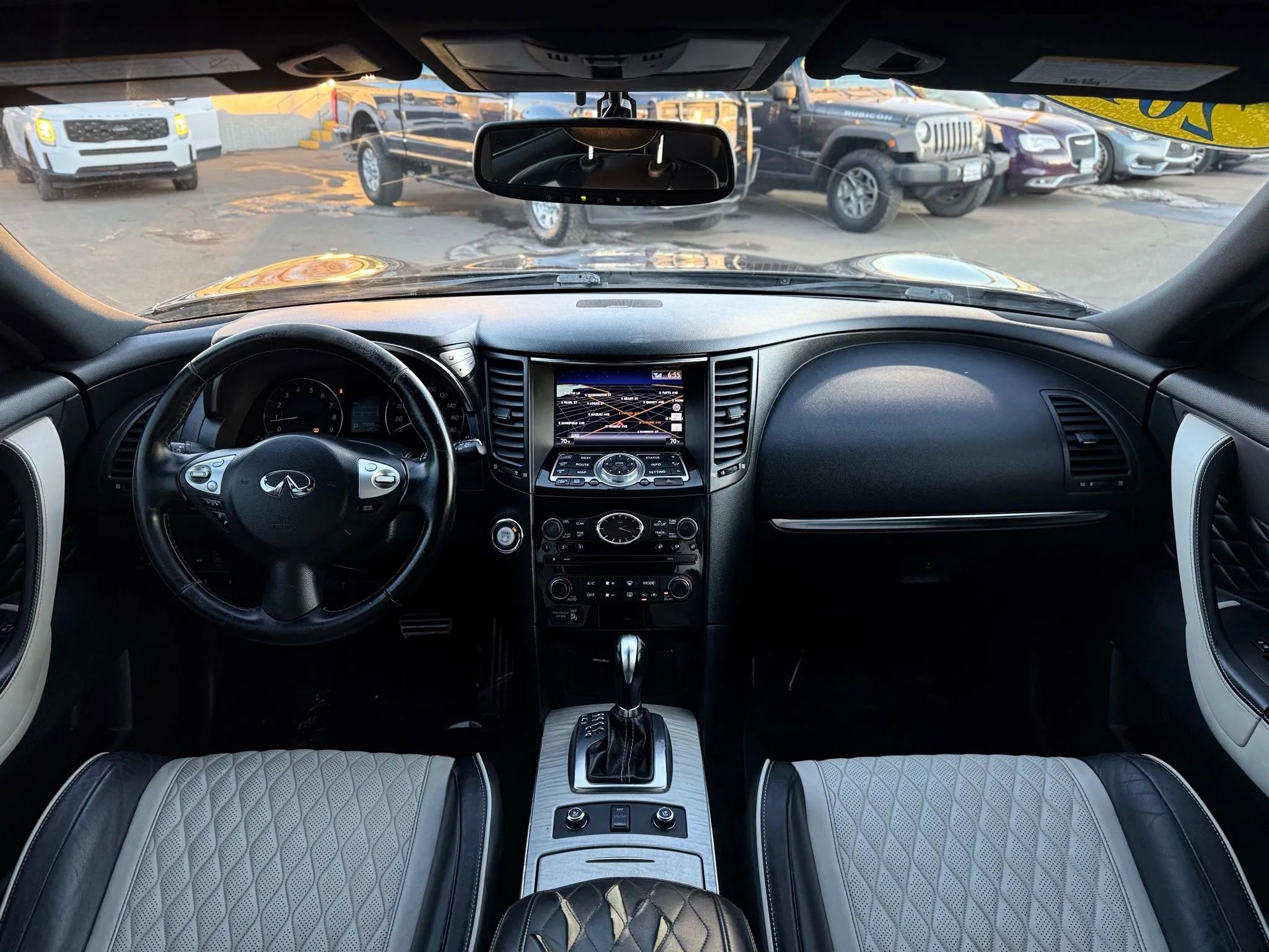 Used 2017 INFINITI QX70 3.7 w/ Limited Package AWD/4WD image 26
