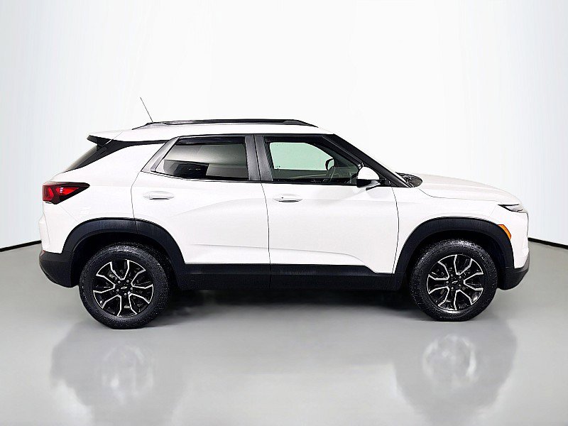 Used 2024 Chevrolet TrailBlazer ACTIV w/ Driver Confidence Package image 8
