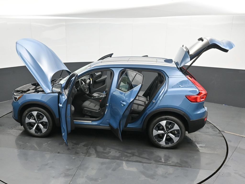 New 2025 Volvo XC40 B5 Core w/ Climate Package image 50
