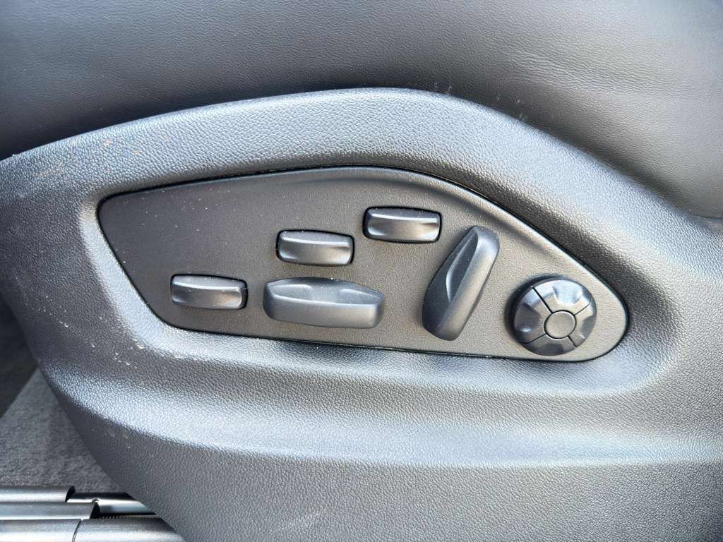 New 2026 Porsche Cayenne Coupe AWD/4WD image 7