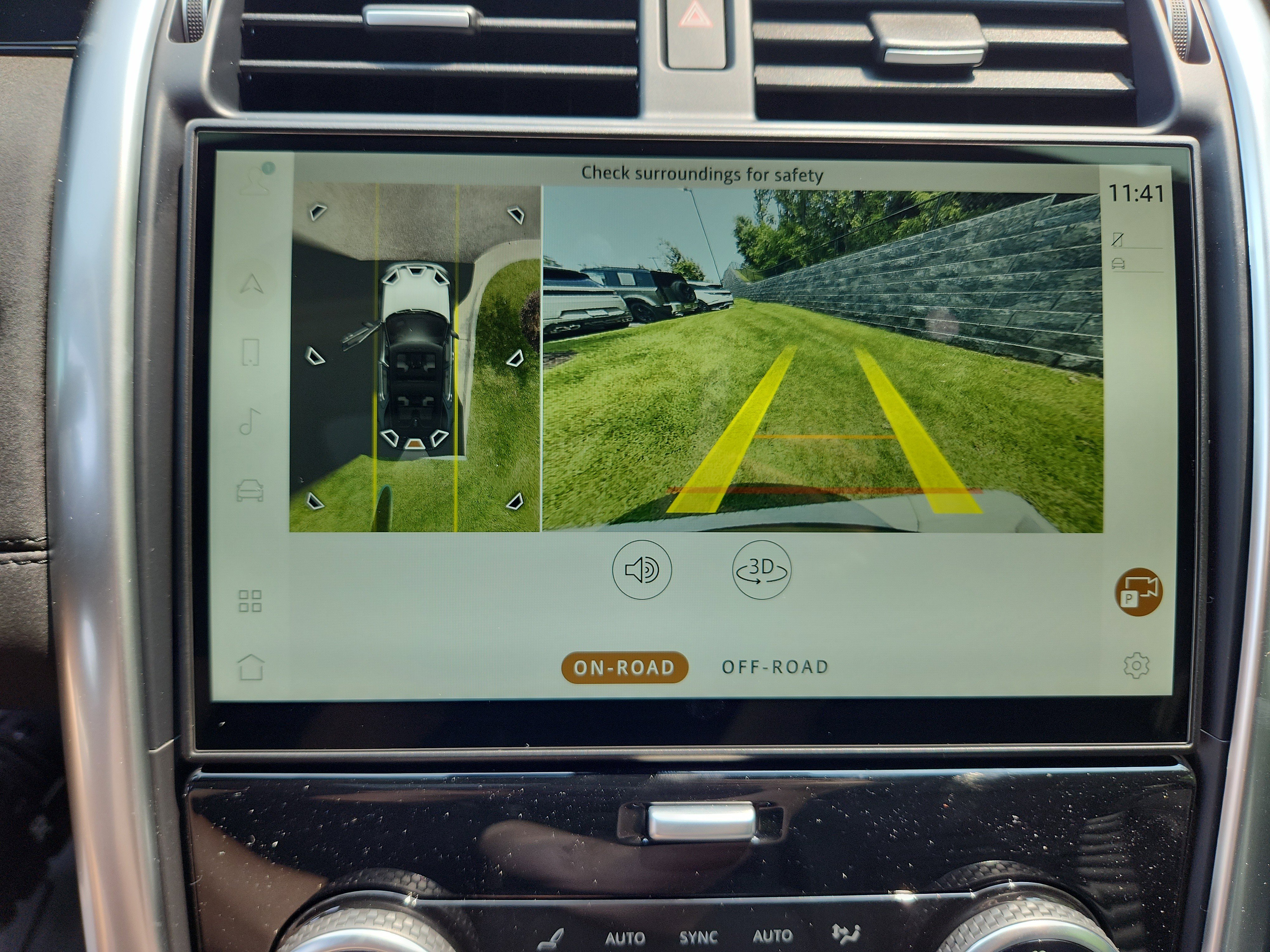 New 2025 Land Rover Discovery S image 22