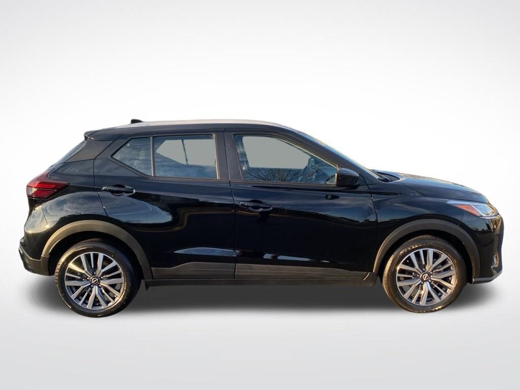Used 2024 Nissan Kicks SV image 8