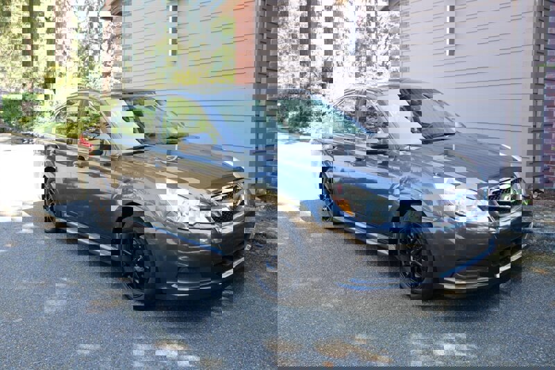 Used 2011 Subaru Legacy 2.5i Premium w/ All-Weather Pkg AWD/4WD image 2