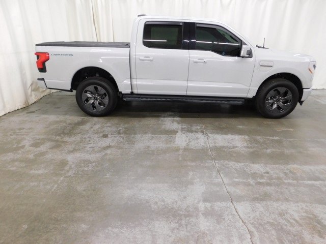 Used 2023 Ford F150 Lightning Lariat image 2