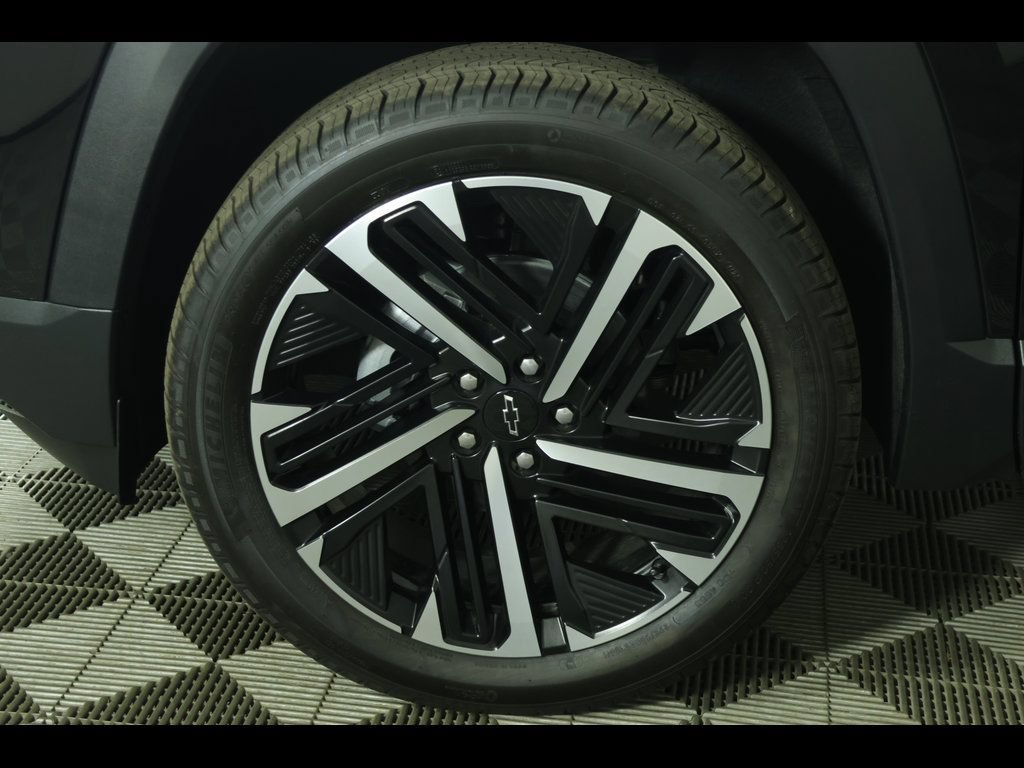 New 2026 Chevrolet Equinox RS w/ Convenience Package III FWD image 18