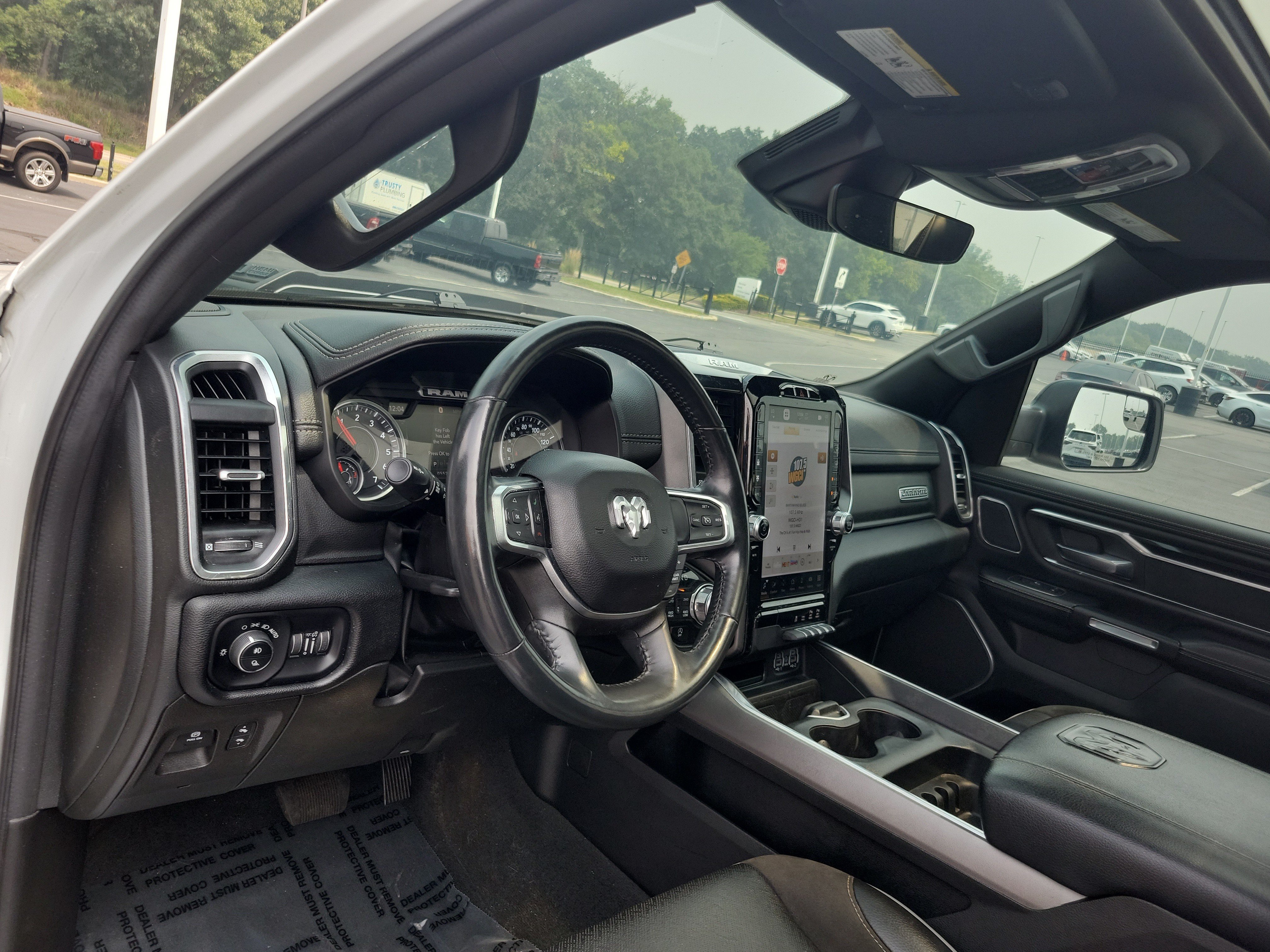 Used 2022 RAM 1500 Laramie AWD/4WD image 21