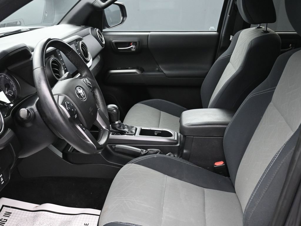 Used 2021 Toyota Tacoma TRD Off-Road image 11