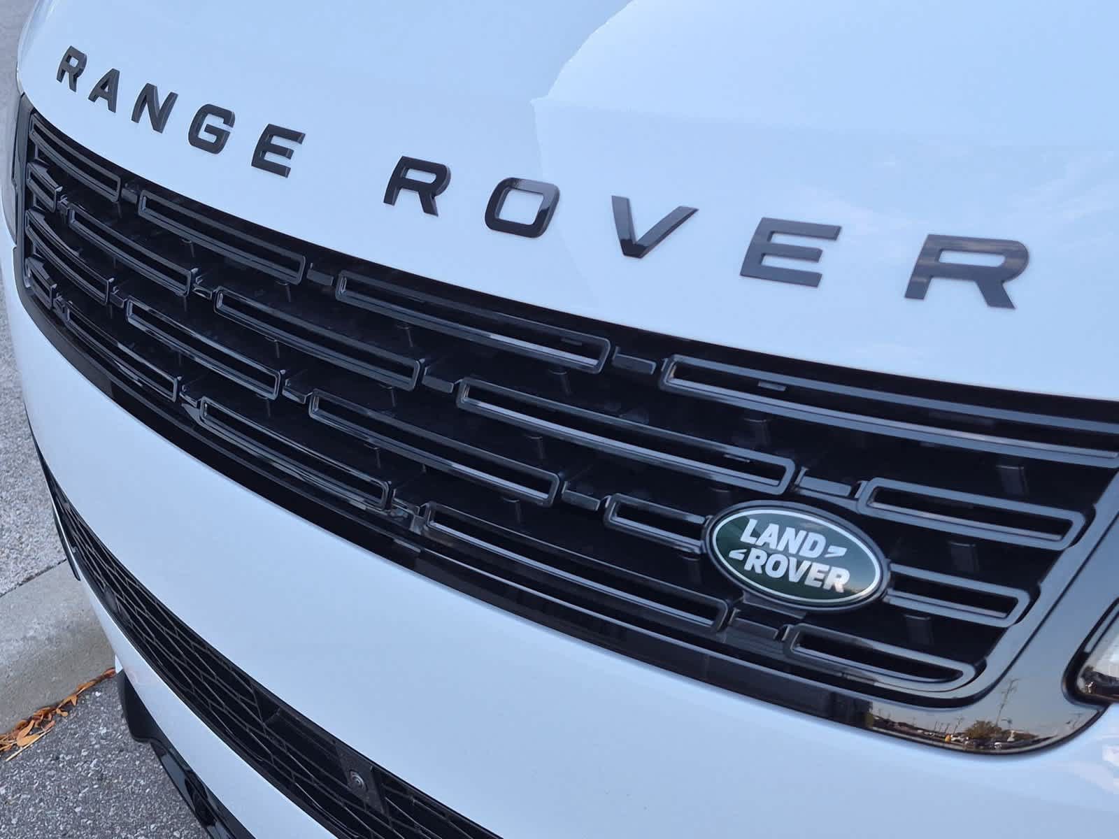 New 2027 Land Rover Range Rover Sport Dynamic SE AWD/4WD image 12