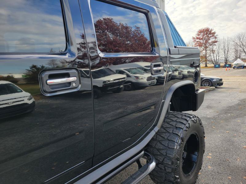 Used 2005 HUMMER H2 SUT w/ Preferred Equipment Group AWD/4WD image 12
