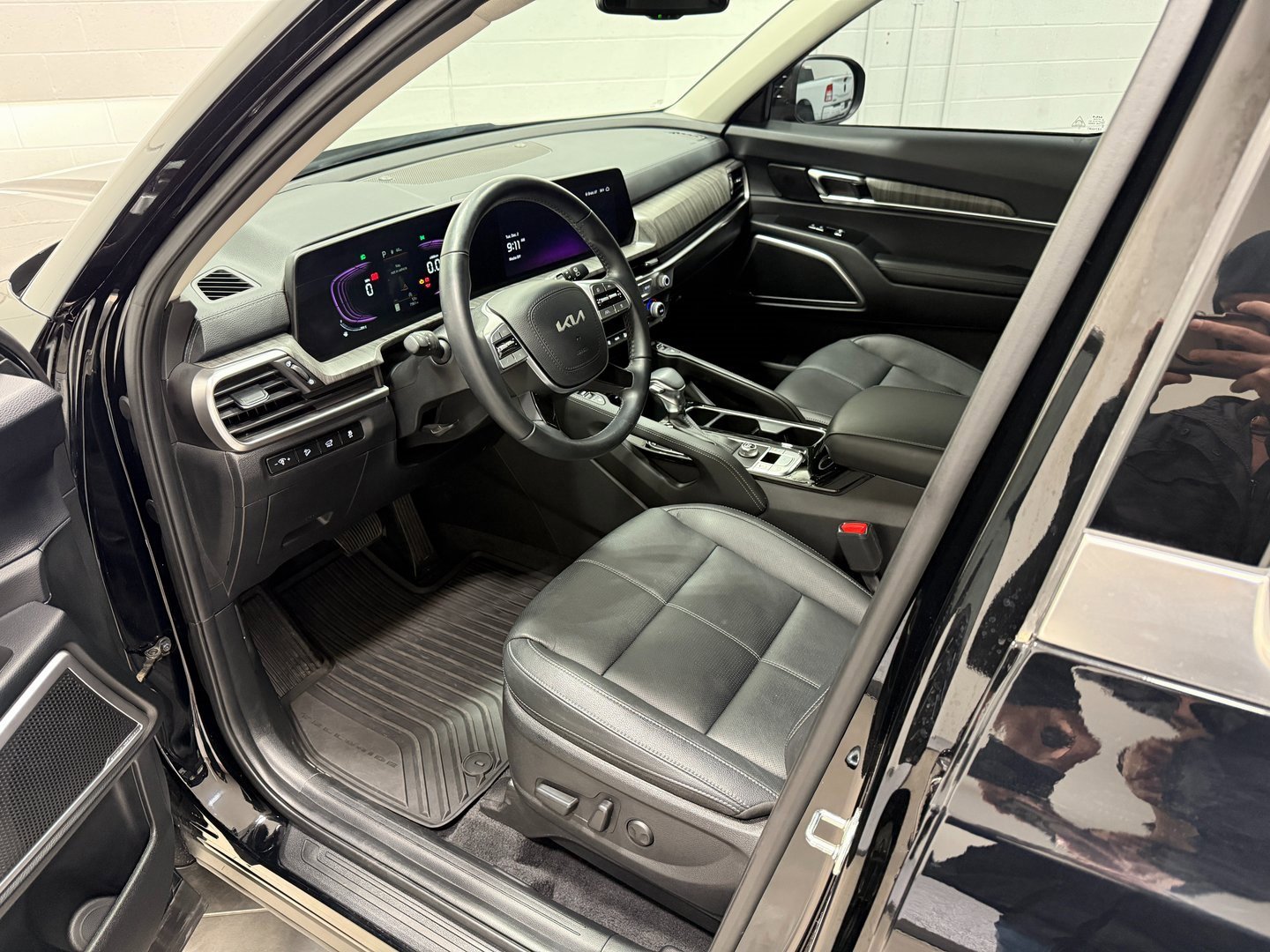 Used 2025 Kia Telluride EX image 11