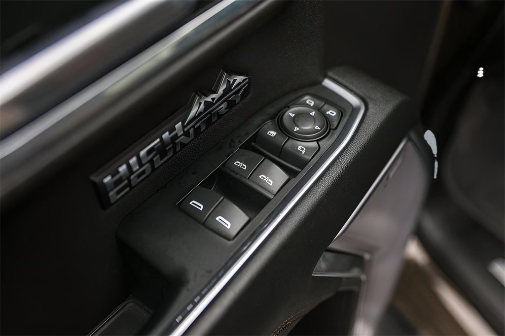 Used 2023 Chevrolet Silverado 1500 High Country w/ High Country Premium Package image 26