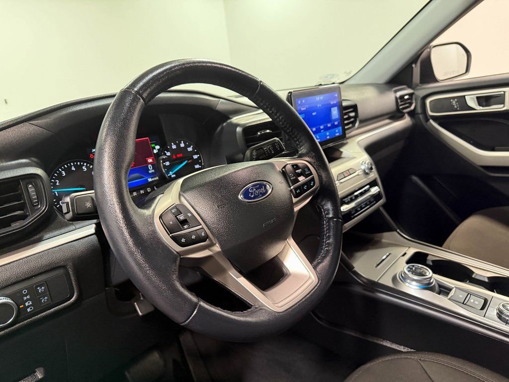 Used 2022 Ford Explorer XLT image 75
