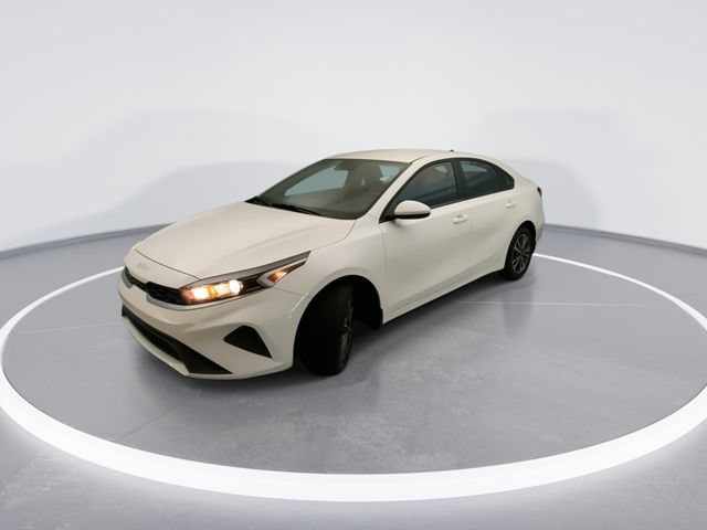 Used 2023 Kia Forte LXS FWD image 2