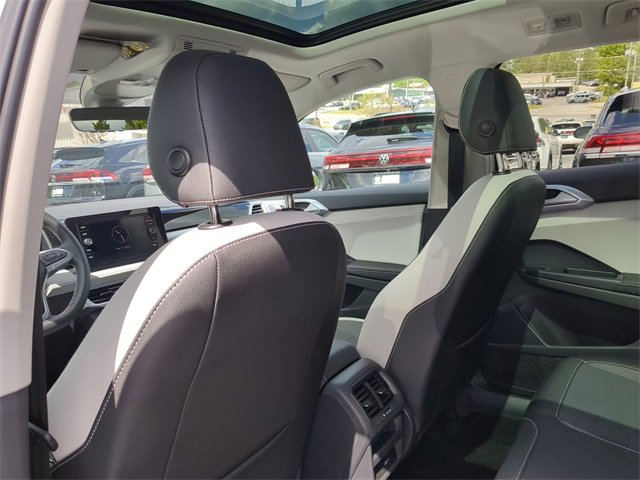 New 2025 Volkswagen Taos SE image 12