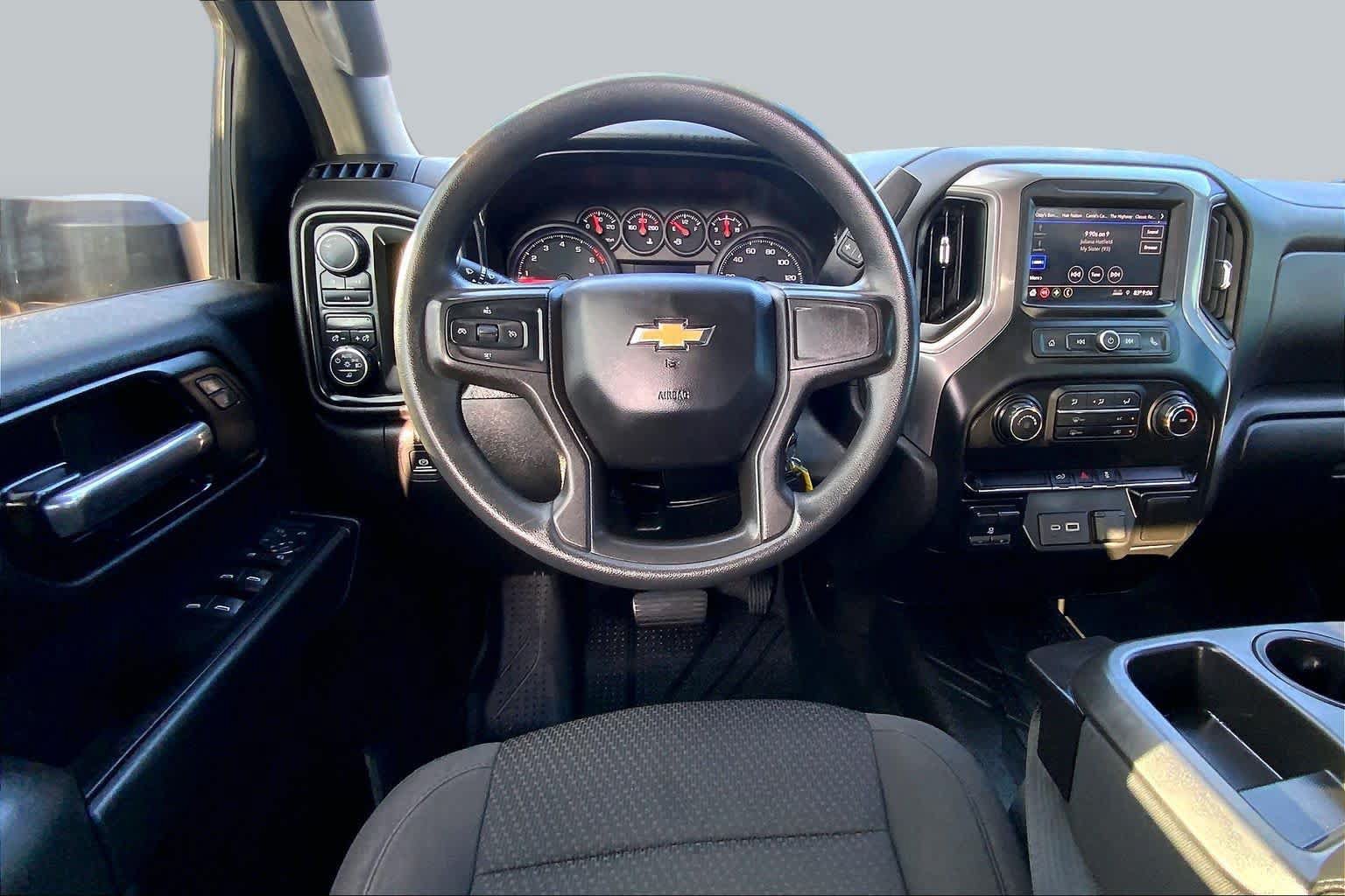 Used 2021 Chevrolet Silverado 2500 Custom w/ Custom Value Package AWD/4WD image 6