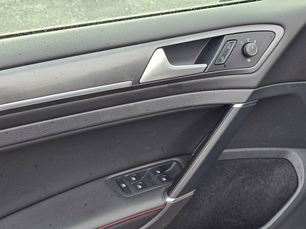 Used 2018 Volkswagen GTI SE w/ SE Leather Package image 20