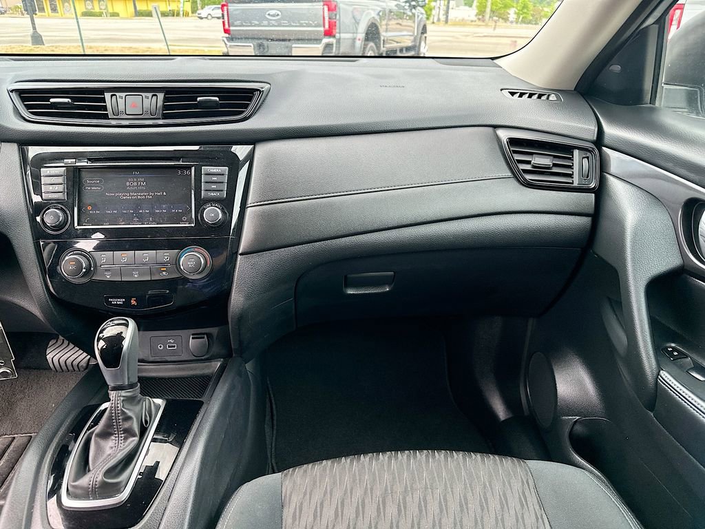 Used 2020 Nissan Rogue S w/ Special Edition Package FWD image 20