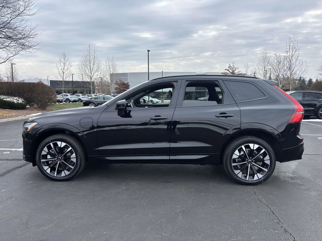 New 2026 Volvo XC60 T8 Plus w/ Protection Package Premier image 4