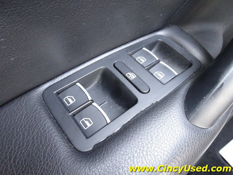 Used 2013 Volkswagen Passat 3.6 SEL Premium FWD image 23
