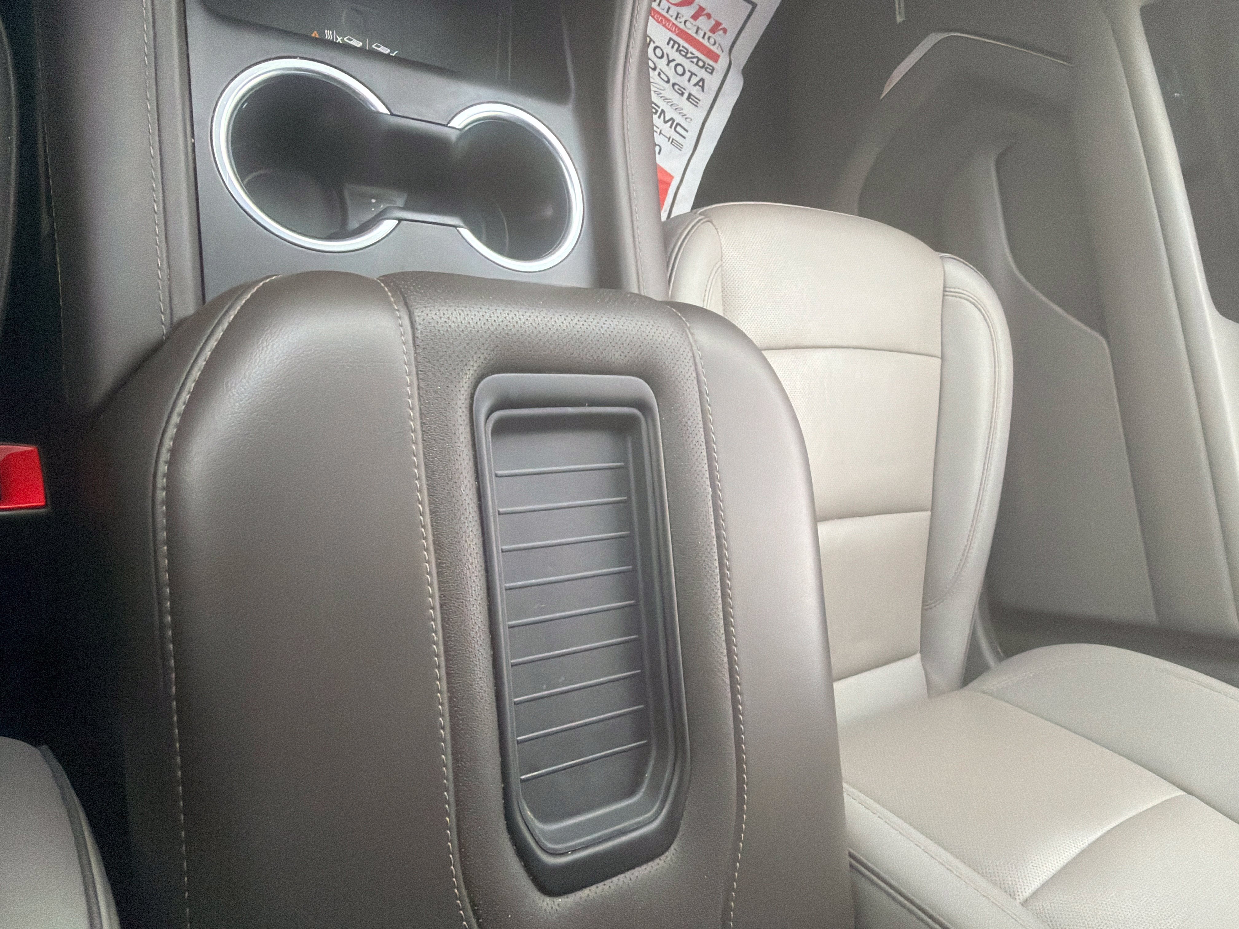 Used 2024 GMC Yukon SLT AWD/4WD image 15