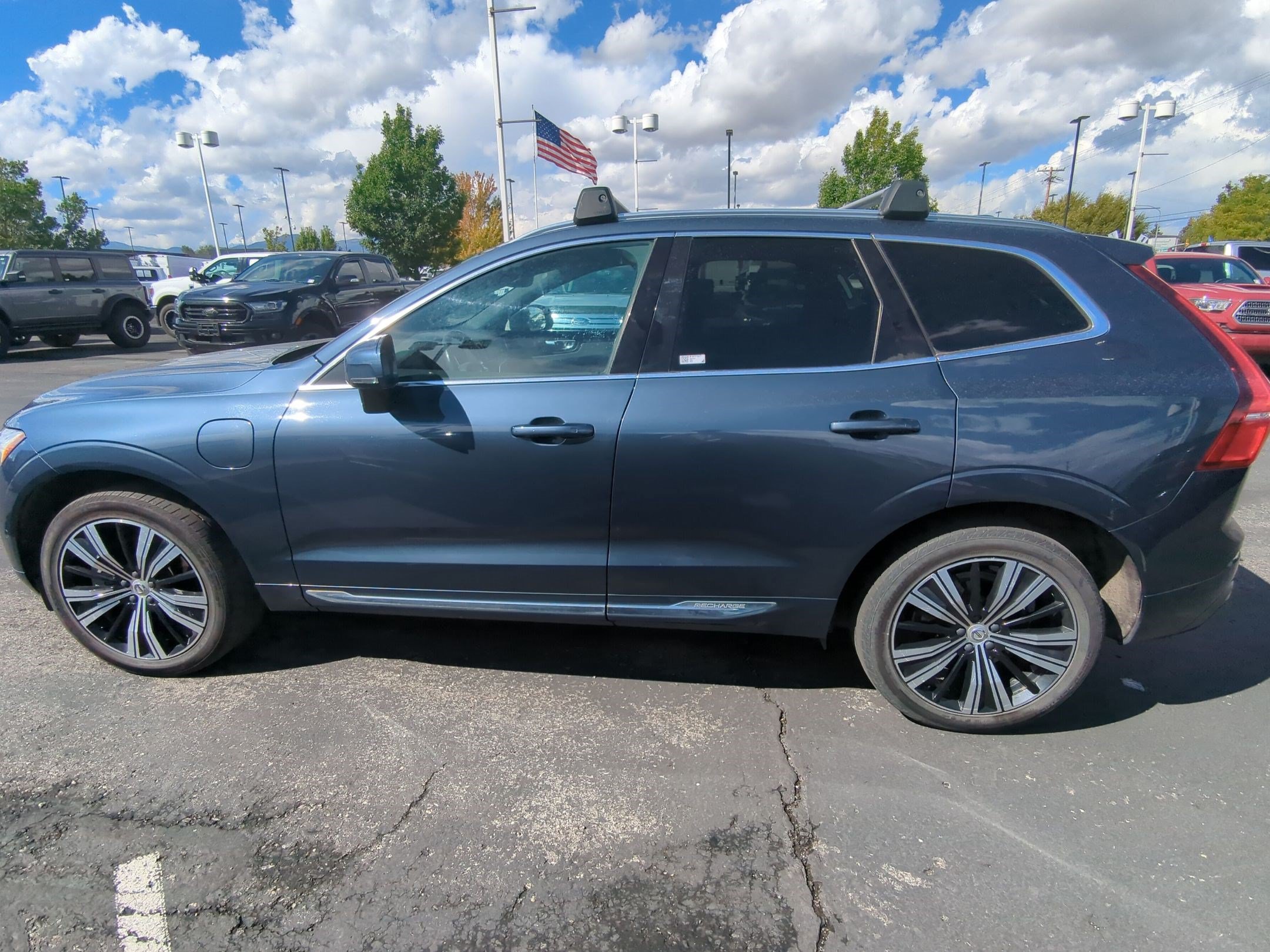 Used 2022 Volvo XC60 T8 Inscription w/ Advanced Package AWD/4WD image 9