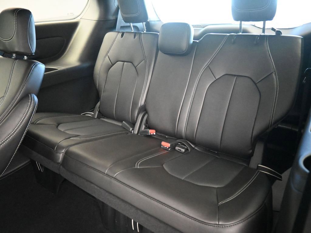 New 2026 Chrysler Voyager LX image 12