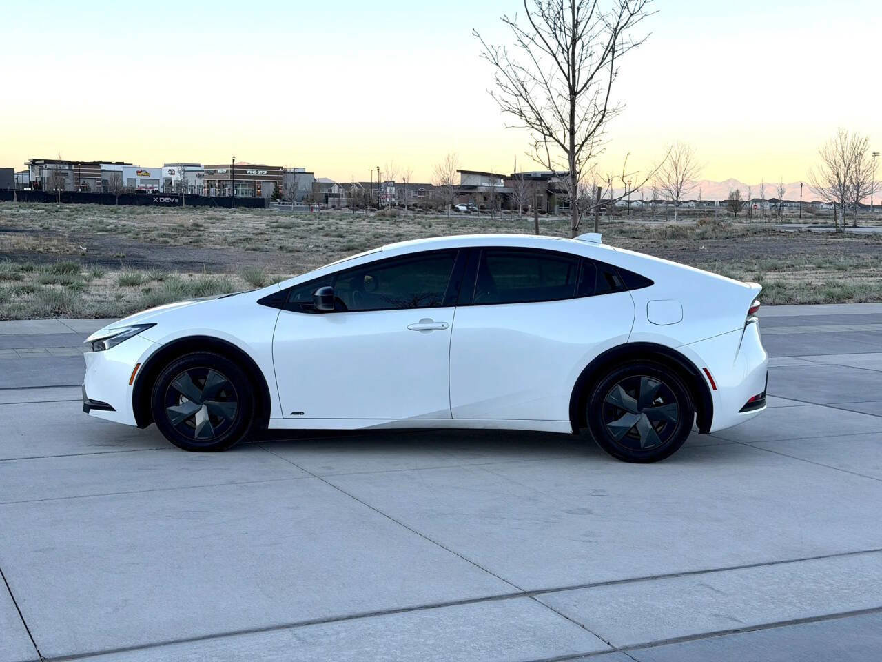 Used 2024 Toyota Prius LE image 5