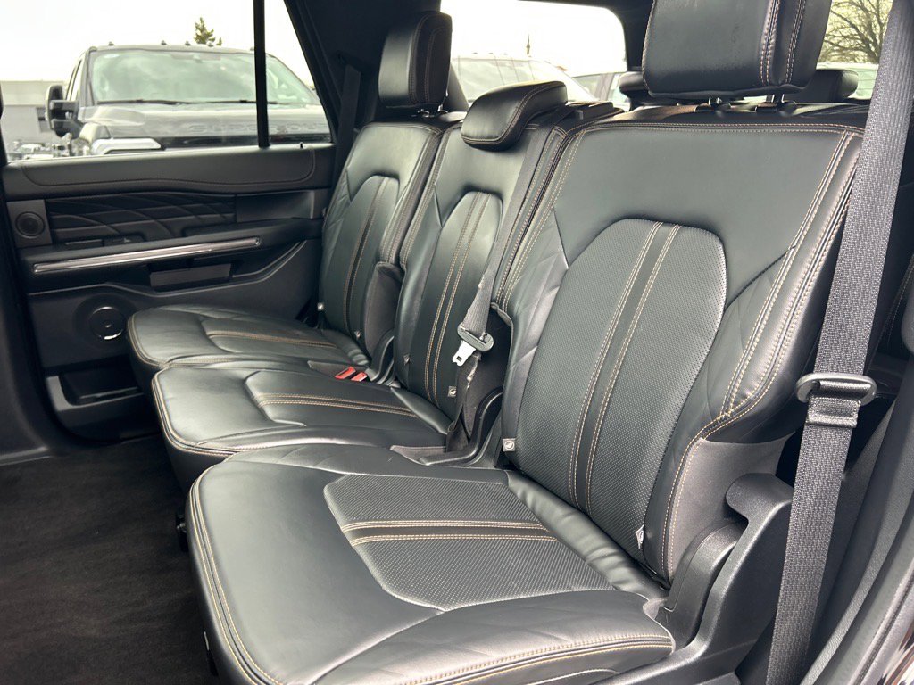 Used 2022 Ford Expedition Platinum image 12