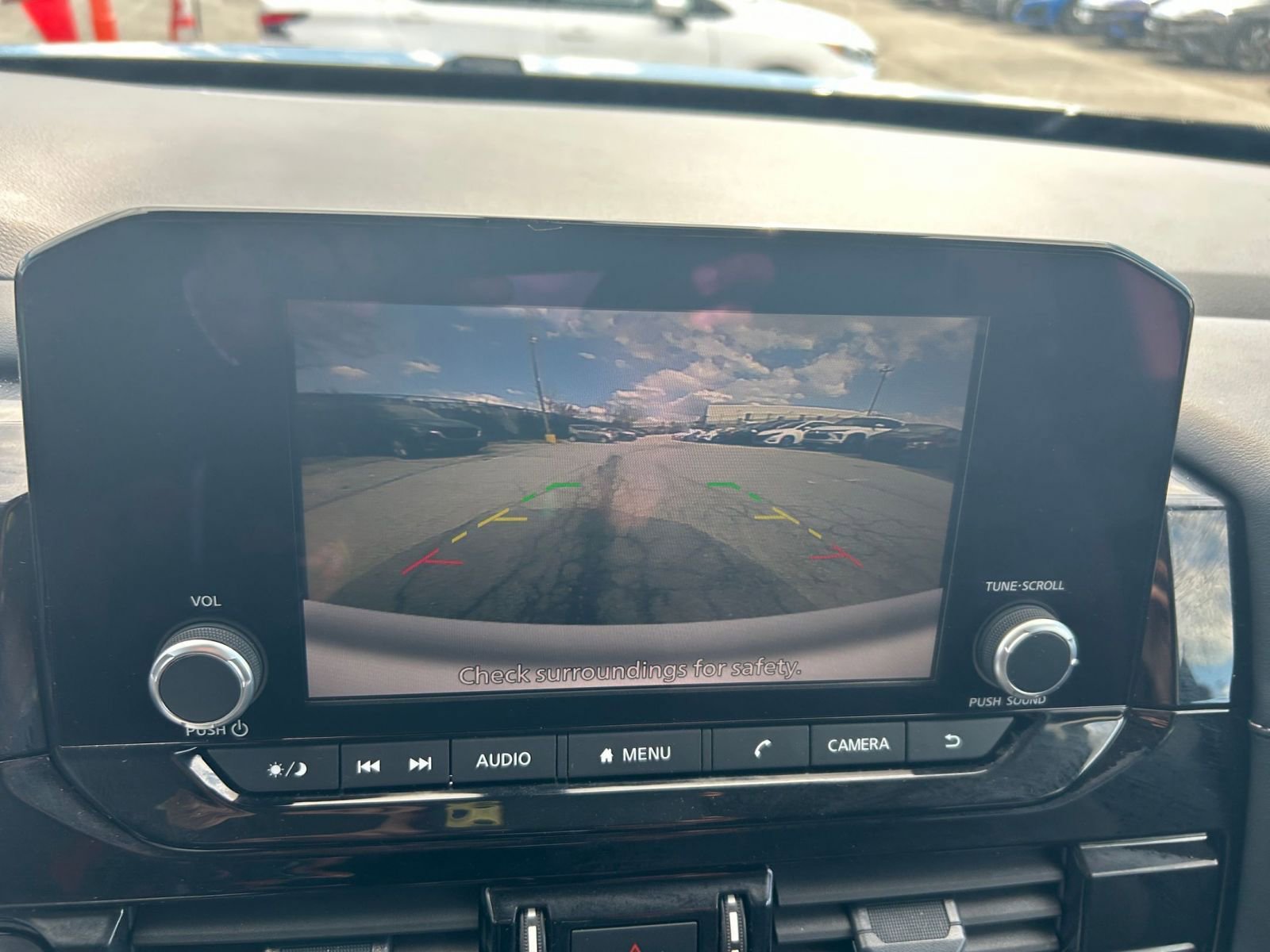 Used 2025 Nissan Pathfinder SV image 20