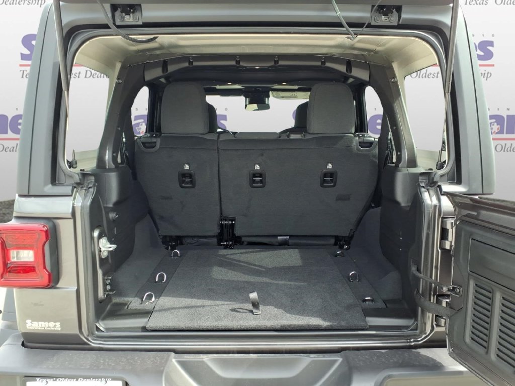 New 2026 Jeep Wrangler Unlimited Rubicon AWD/4WD image 8