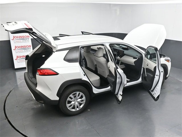 Used 2025 Toyota Corolla Cross L image 26