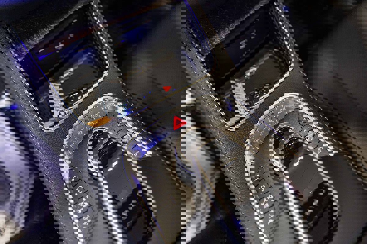 Used 2017 Mercedes-Benz S 550e Sedan w/ Premium Package image 31