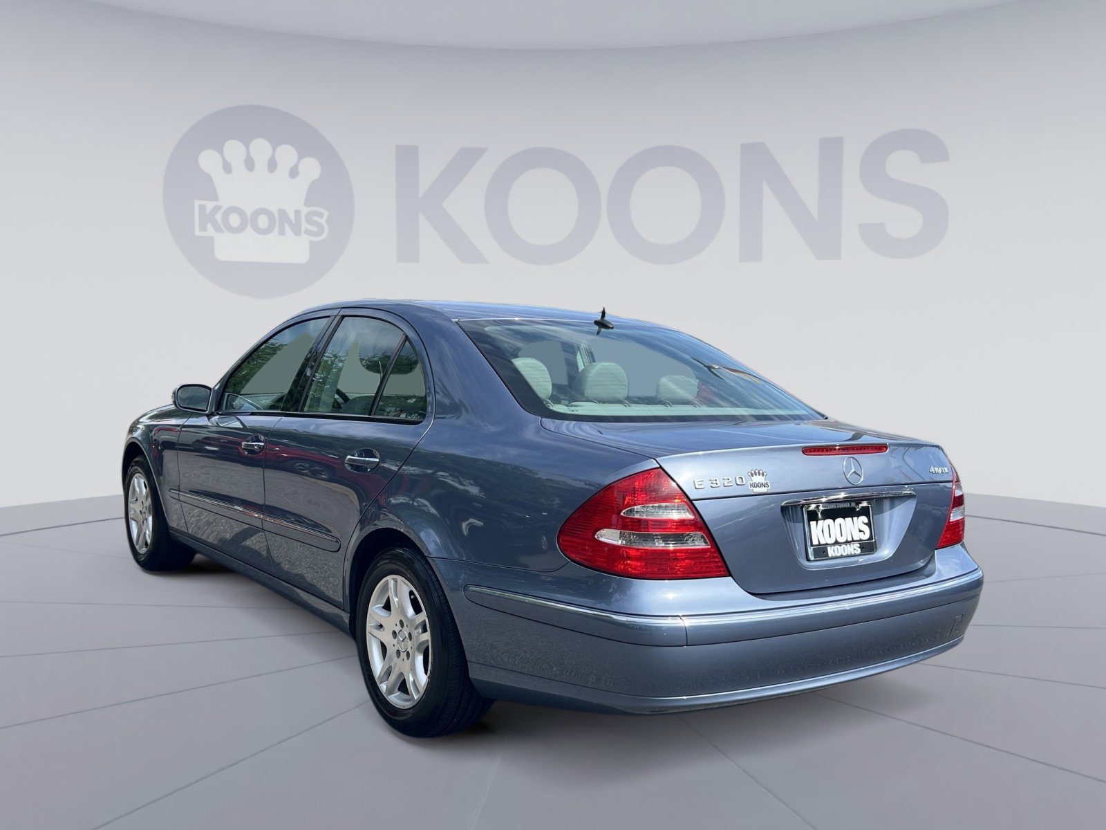 Used 2005 Mercedes-Benz E 320 4MATIC Sedan image 4