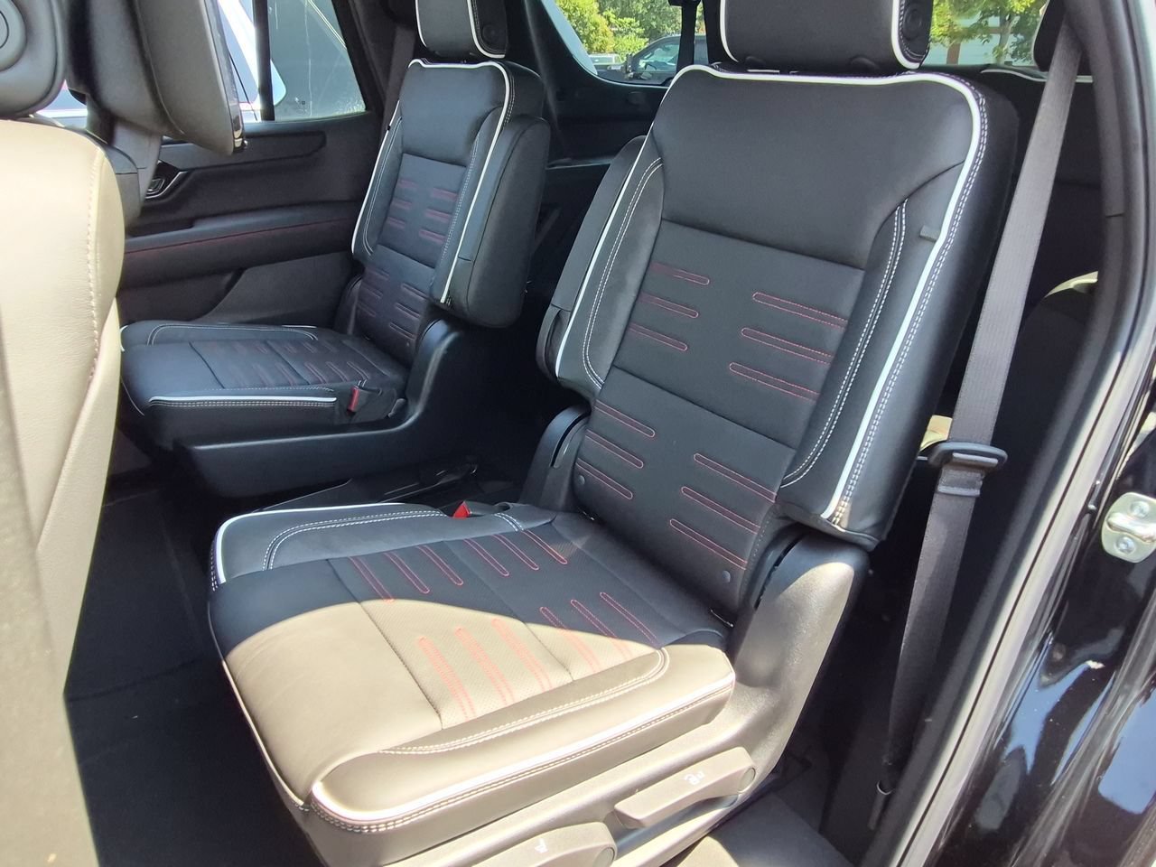 New 2026 GMC Yukon AT4 Ultimate AWD/4WD image 26