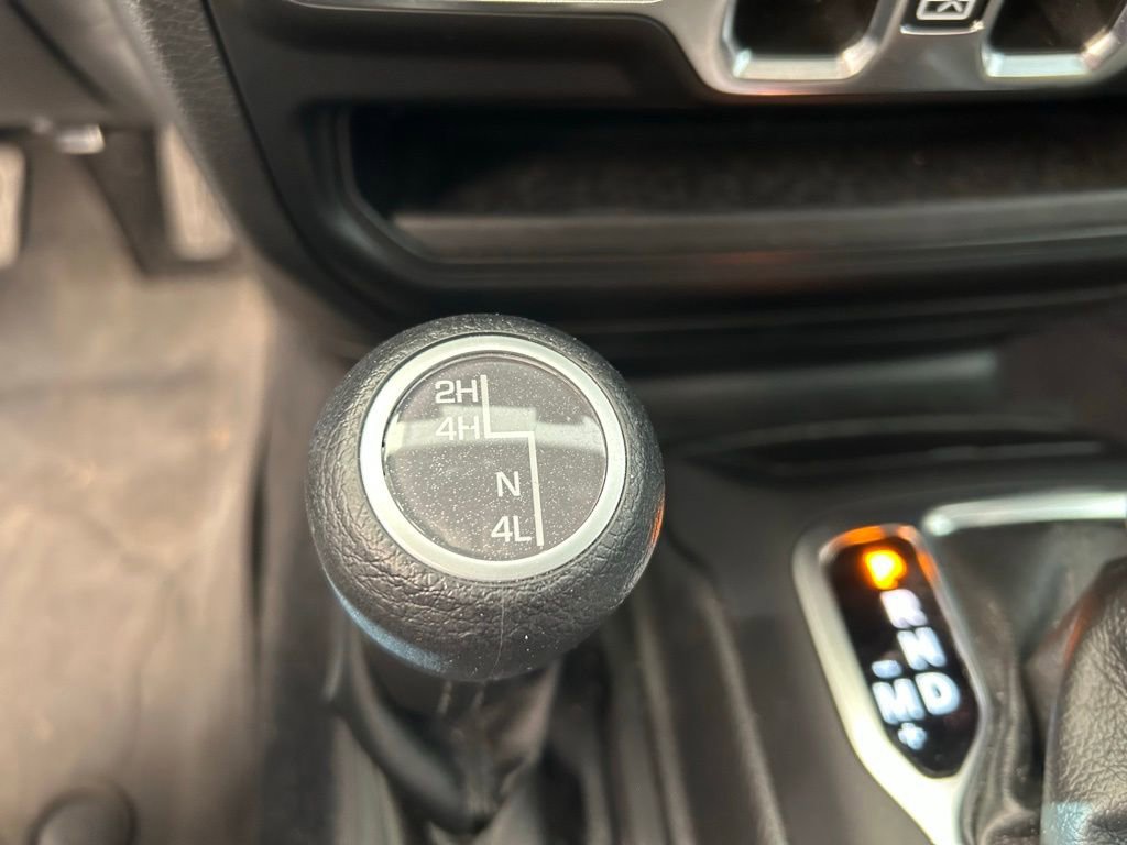 Used 2022 Jeep Gladiator Willys image 12