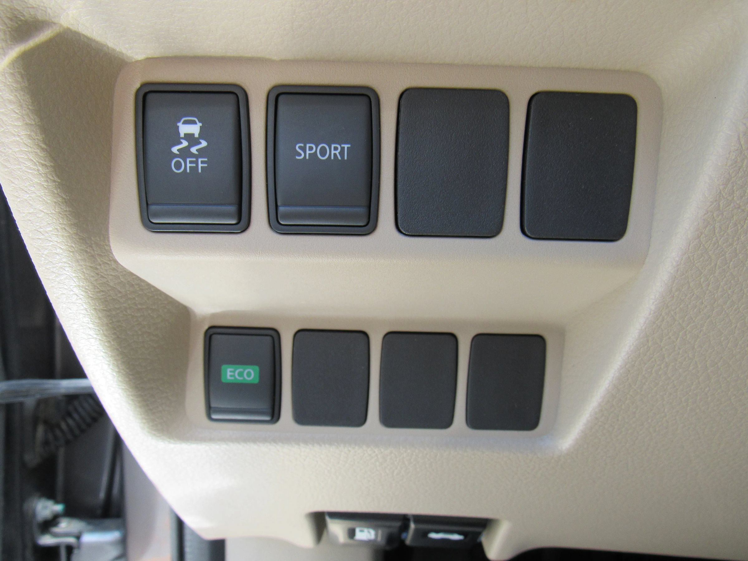 Used 2016 Nissan Rogue SV FWD image 17