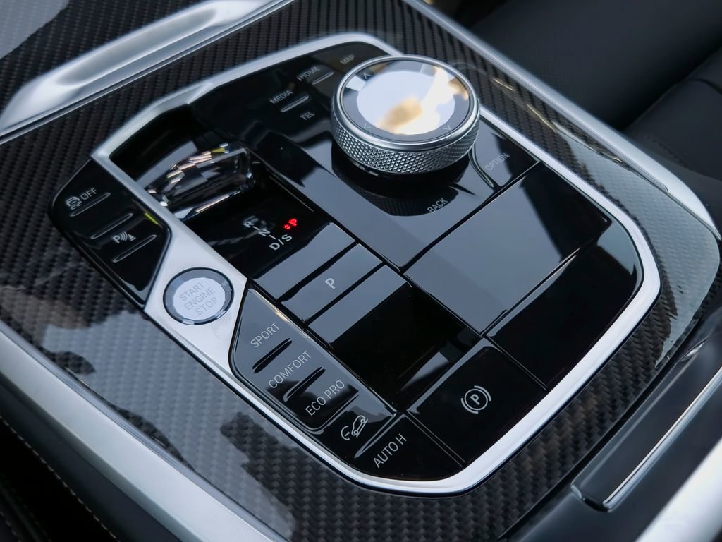 New 2026 BMW X5 M60i image 9