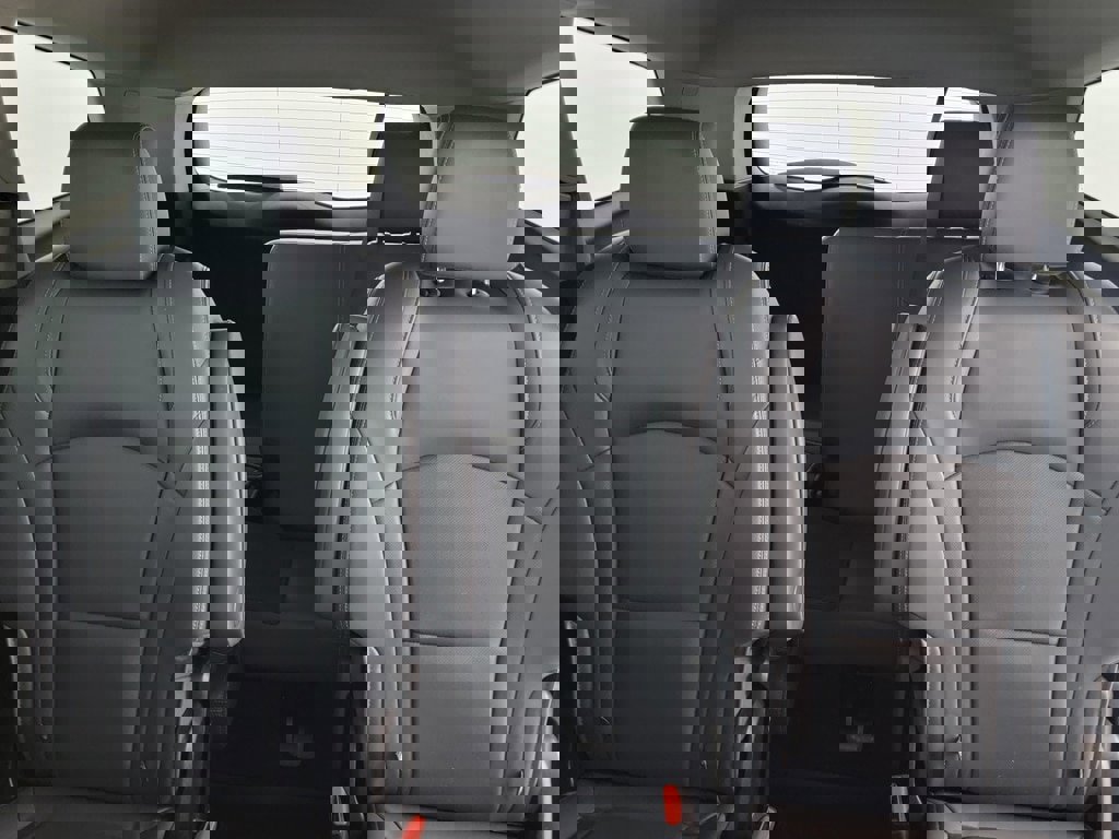 Used 2020 Buick Enclave Essence image 13